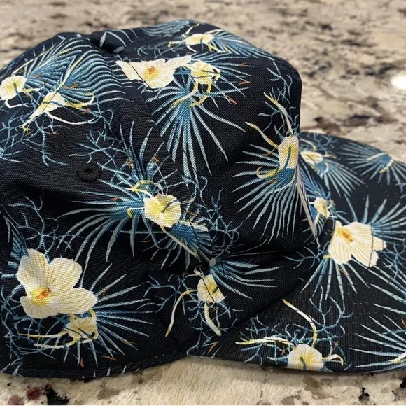 RARE Patagonia Black/Blue Floral Cap Funfarer SnapBack Adjustable Waves - Picture 3 of 7